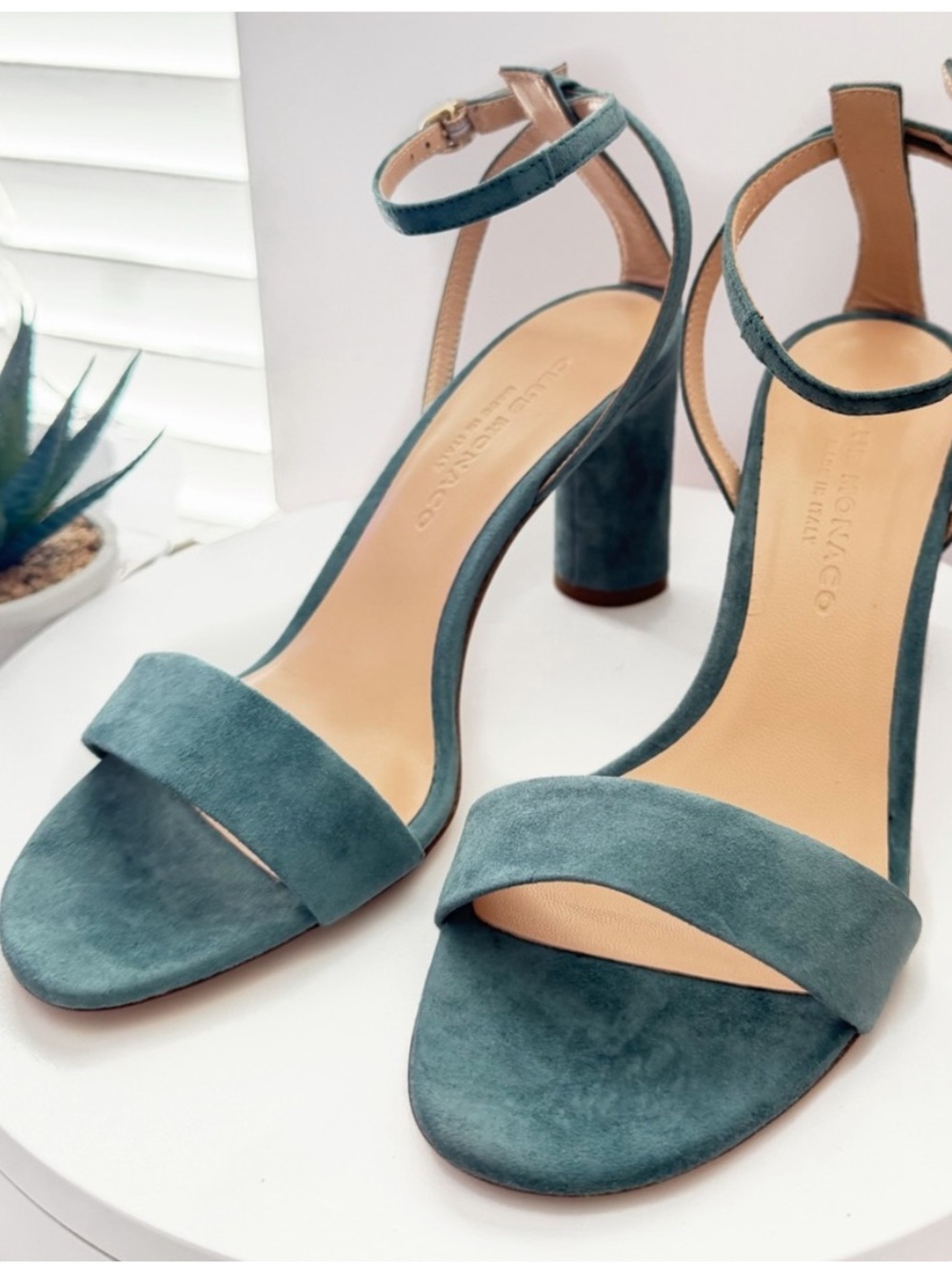 Club Monaco ($279) Gabieh
Teal Blue Lagoon Heel Sandals
Women's Size 8.5